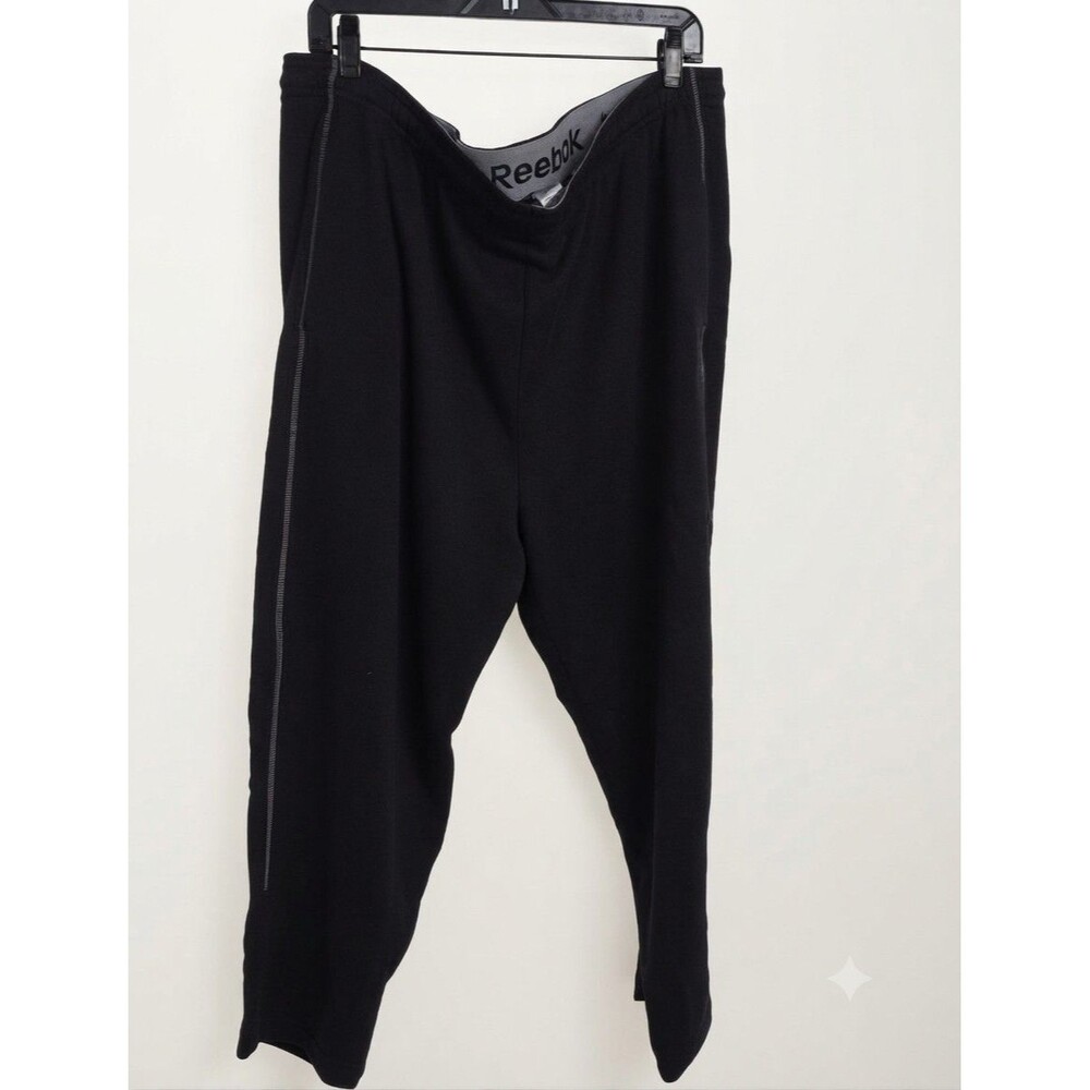 Reebok Men black athletic sweatpants featuring an elastic waistband 3XL